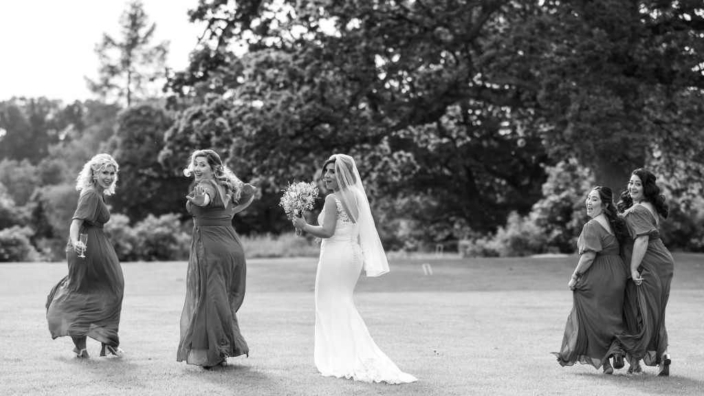 bride and bridesmaids photoshoot